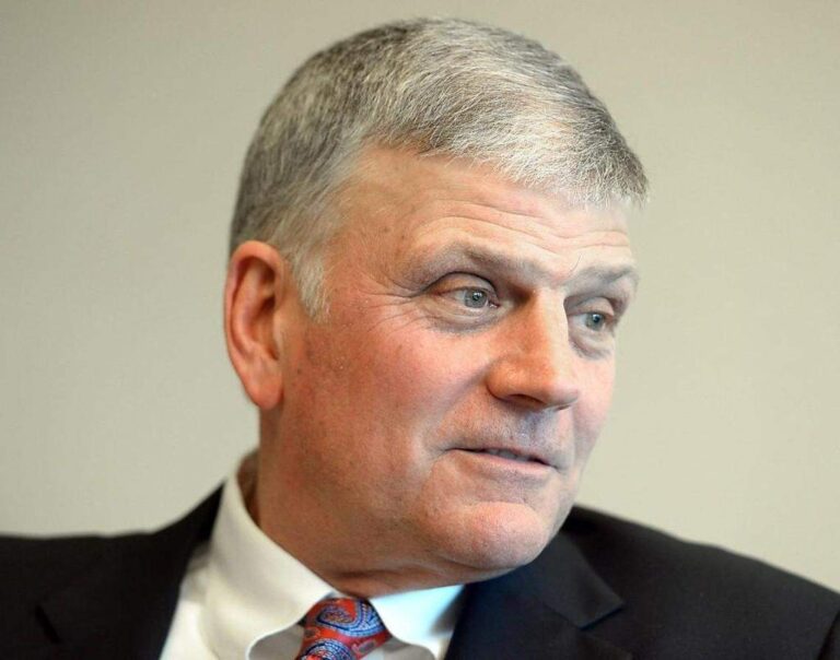 Франклин Грэм вывел министерства из группы подотчетности, которую основал его отец