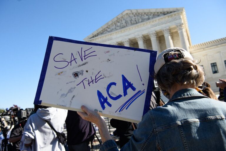 Трамп хочет, чтобы решения «Trumpcare» были приняты к 30 января, поскольку американские премии за здравоохранение взлетят