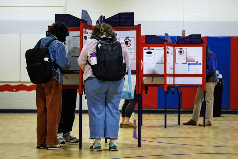 Опрос NBC News: избиратели не одобряют Трампа в Нью-Джерси, Вирджинии и других ключевых гонках