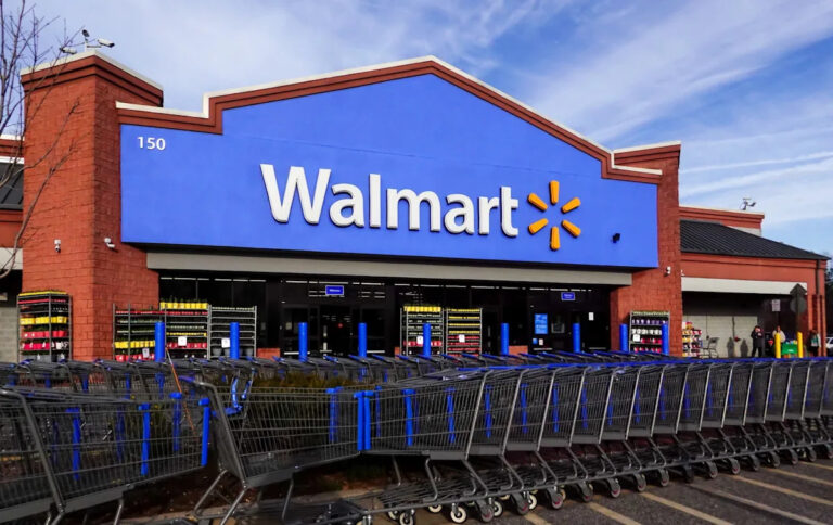 Сотрудник Walmart поделился фотографиями тревожной сцены после отключения электроэнергии в магазине: «Никакой шутки»