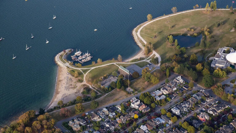 Возмущенные жители зазвучали после того, как суперяхта стоимостью 300 миллионов долларов заблокировала их взгляд: «Получил свежую [одну]»