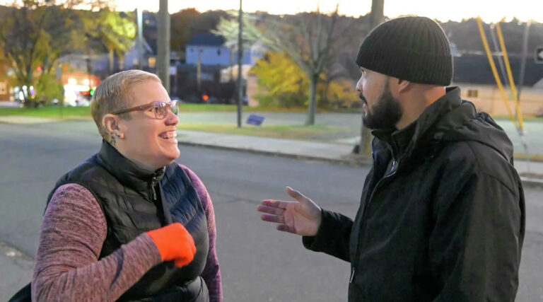 Демократы сохраняют контроль над олдерменами Уотербери, школьным советом; Республиканская партия получает место