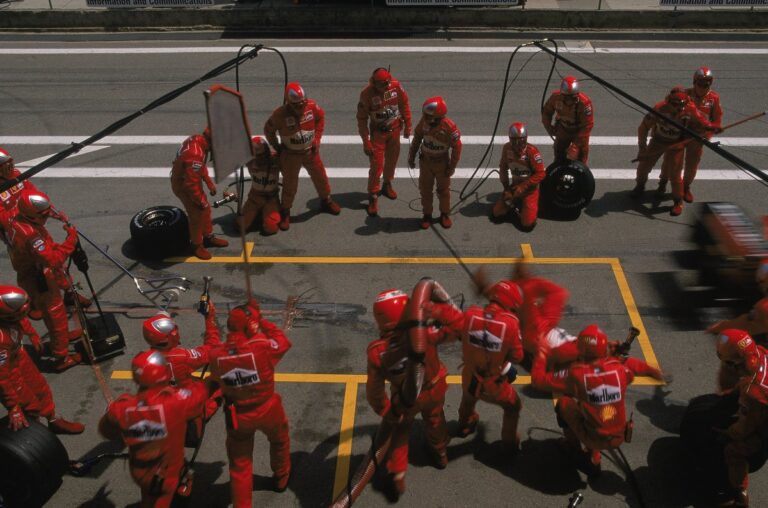 Как экипаж Ferrari F1 Pit закончил смертельный кризис в больнице