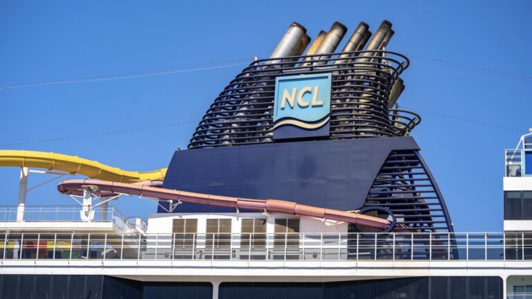 Norwegian Cruise Line предупреждает пассажиров о серьезном ухудшении здоровья