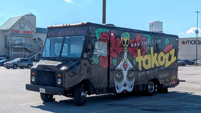 Рестораны, приходящие на площадь Сент-Клер, в том числе бывший фав в знакомом месте