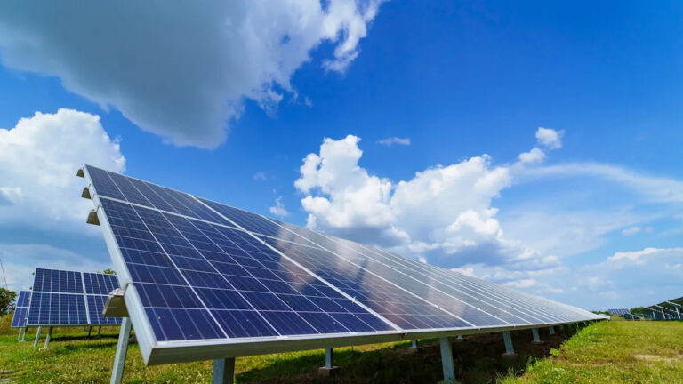 Новый отчет показывает, что солнечные панели могут вскоре захватить рынки США: экономичный прибор, который будет платить за себя