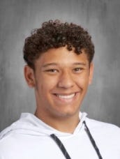 Старший младший, капитан киберспортивной команды по имени Студент месяца за ноябрь