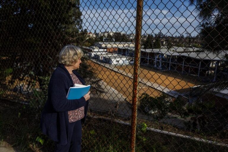 Palisades High откроет кампус с портативными классами через год после пожара