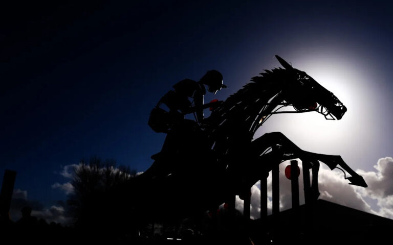 Даже предложение запрета на скачки было бы ошибкой.