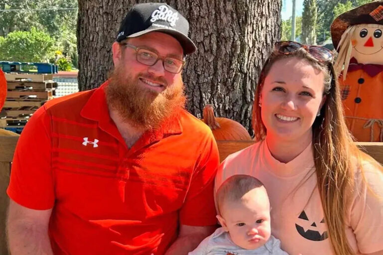 Полиция говорит, что пьяный мужчина забил машину в учителя года, а 1-летний мужчина держался за руль, убив обоих