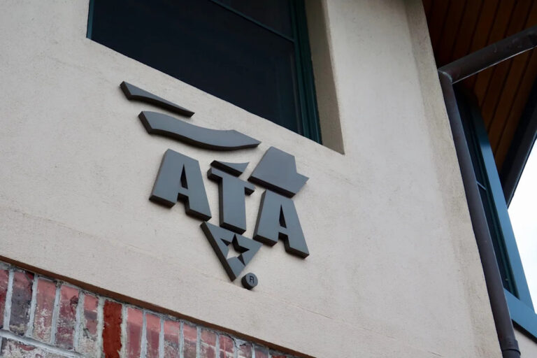 Американские ассоциации грузоперевозок обвиняются в дискриминации по признаку занятости и расы