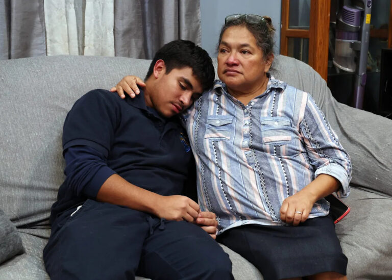 Гэри Мам благодарен за то, что вернулся с детьми после иммиграционного рейда: «Я не знал, увижу ли я их снова»