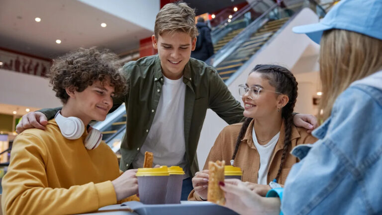 Техасская средняя школа, которая предлагает студентам буквальное питание