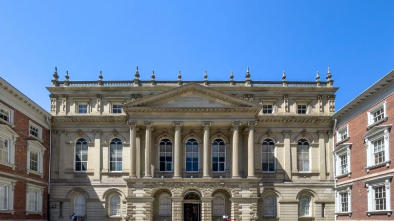 Канадский мужчина проиграл судебную тяжбу за сохранение своего тайника на миллион долларов