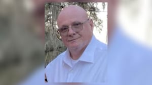 Семья офицера исправительных учреждений Огайо, убитого во время рождественской атаки в прошлом году, подала иск против ODRC