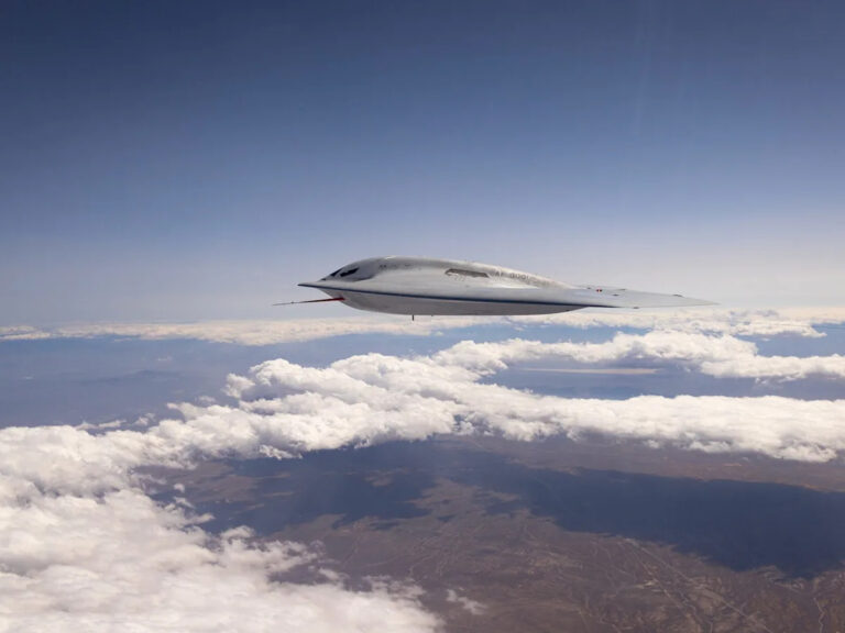 Новый стратегический бомбардировщик и МБР ВВС США получили больше денег — почти 1 млрд долларов — в рамках сделки о закрытии правительства.