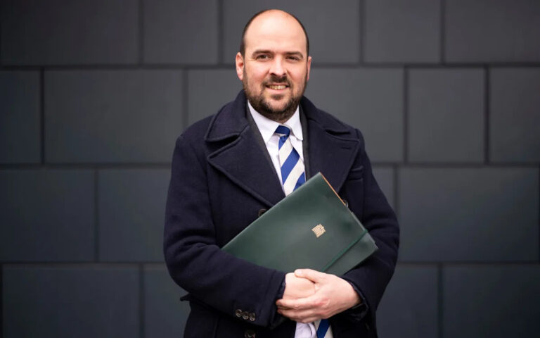 Брак с первой кузиной имеет «пользу», говорит руководство NHS, несмотря на риск врожденных дефектов.