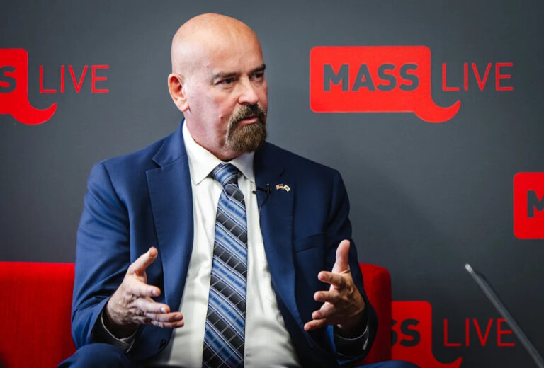 Возвращение аутсайдера: республиканец Дитон возрождает ожидаемый вызов Эду Марки