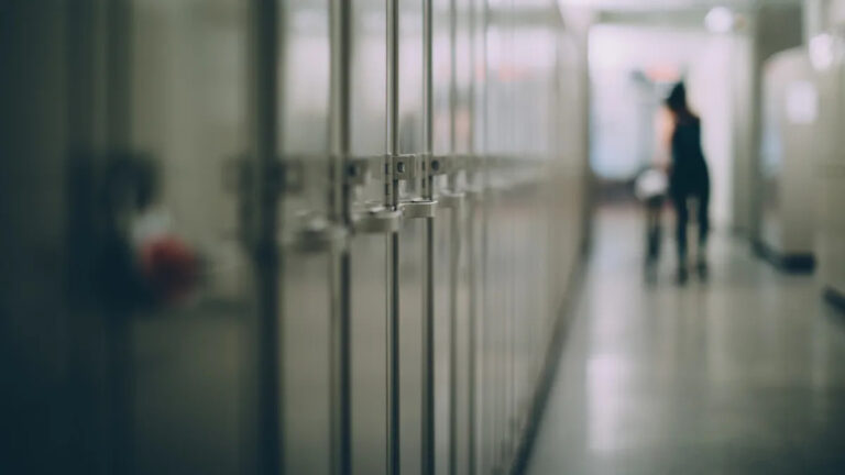 Школьные чиновники предупреждают о растущей тенденции с серьезной угрозой для здоровья учащихся: «Определенно для молодой толпы».