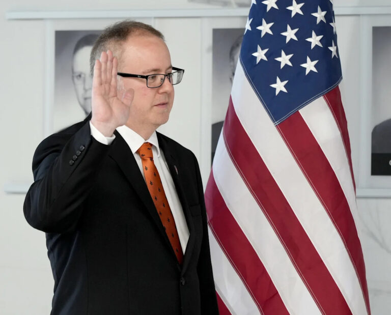 Мэр Нью-Йорка Мэтью Стройя готов к руководящей роли в Северном Кантоне