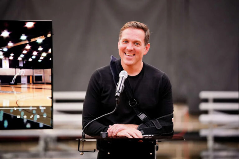 Спёрс превратит бывший центр практики в Норт-Сайде в общественный центр