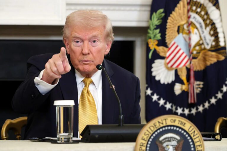 Что такое рейтинг одобрения Дональда Трампа во Флориде, США?