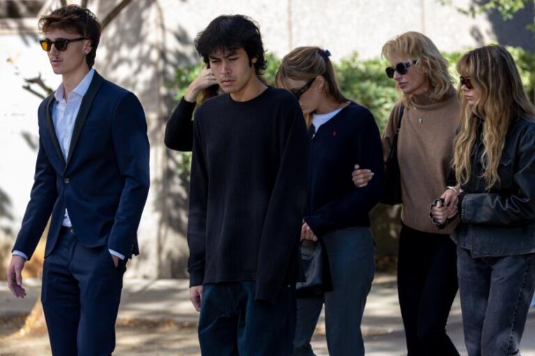 Судья отказался снять обвинения в убийстве 4 студентов Пеппердина, убитых на PCH