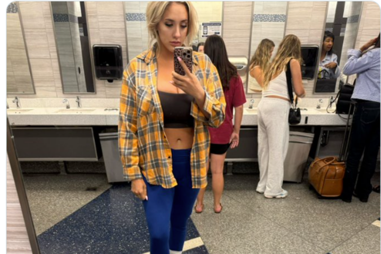 Playboy Playmate: стюардесса American Airlines сказала ей «застегнуть пуговицы» перед посадкой в самолет