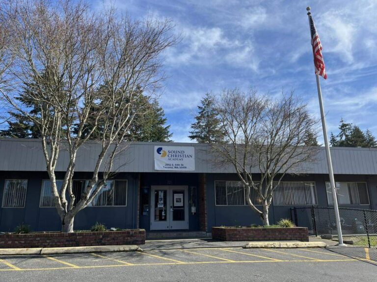 Частная школа Tacoma объявила о закрытии за несколько дней до начала обучения