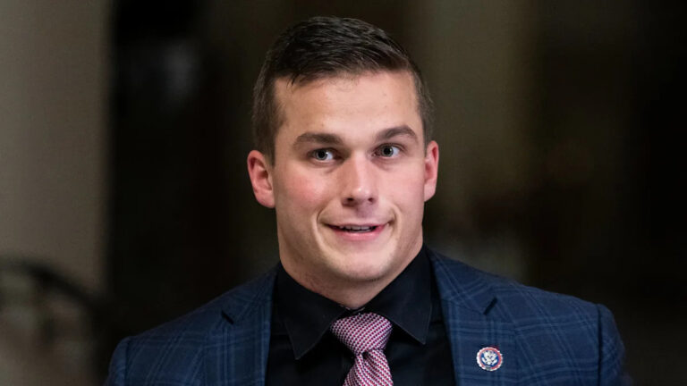 Скандал-Ридден экс-конгрессмен от Республиканской партии Мэдисон Которн арестован