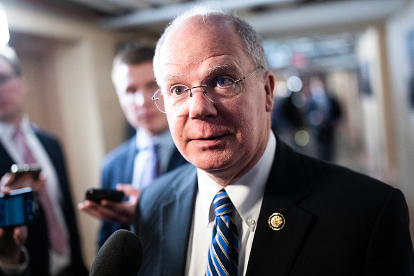 Пожертвования PAC поступают новым председателям комитетов, особенно члену палаты представителей США Бретту Гатри из Кентукки.