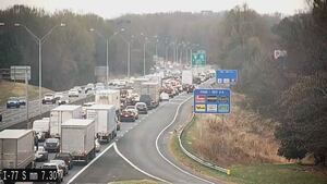 1 раненый в аварии I-77 возле Вудлон-роуд, сообщает MEDIC