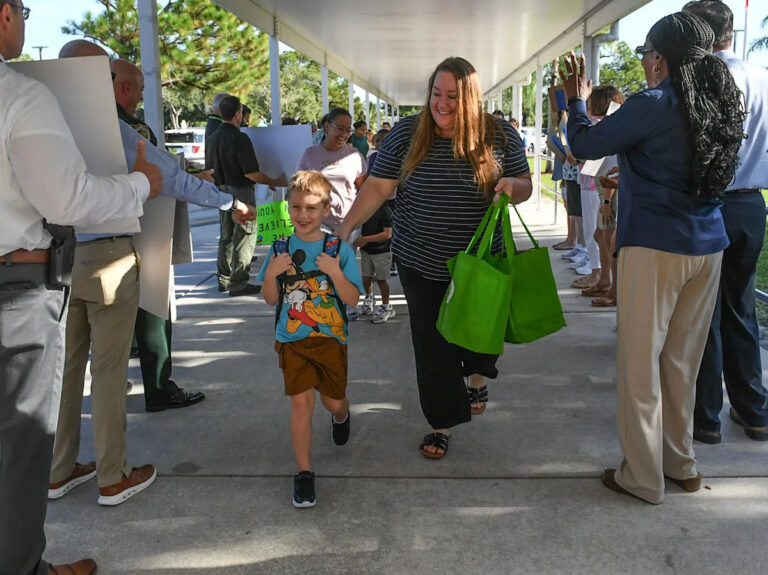 Есть ли сегодня во Флориде школа для Дня труда? Вот следующий праздник для студентов