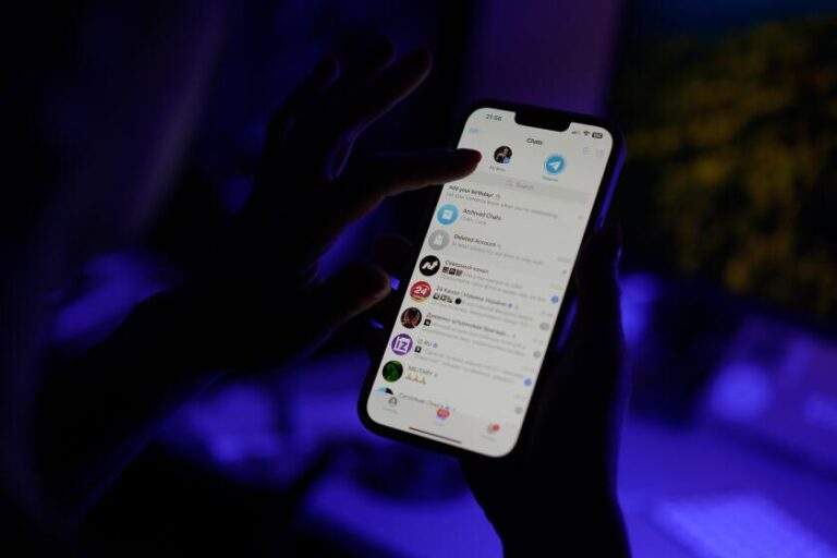 Женщина из Калифорнии возглавила транснациональную группу «Terrorgram» из своего дома в пригороде