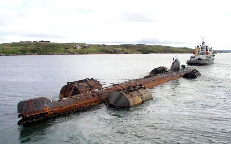 Россия поднимет затонувшие атомные подводные лодки из-за радиационных опасений