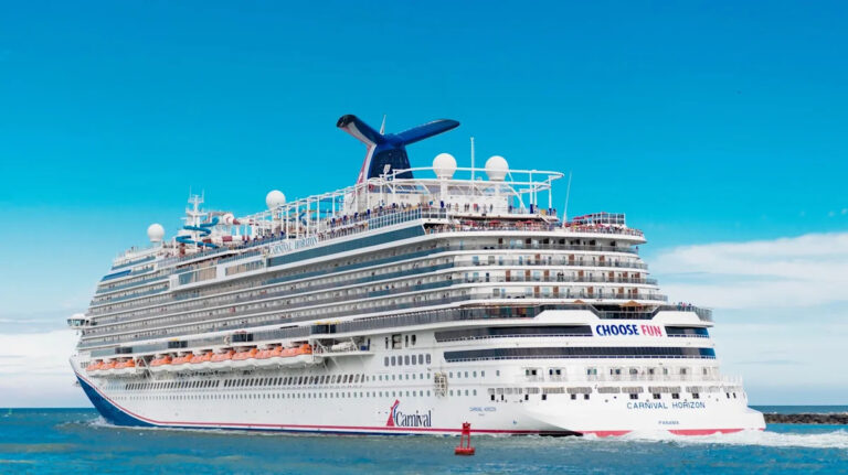 Подросток из Флориды загадочно погиб в карнавальном круизе