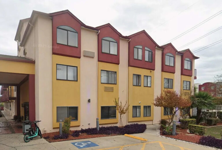 Полиция Техаса: муж убил любовницу в попытке убийства-самоубийства; жена нашла кровавую сцену в отеле