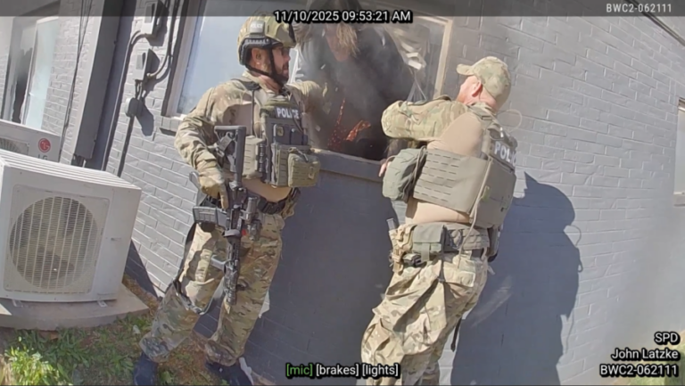 Мужчина подожгла собственную квартиру перед арестом