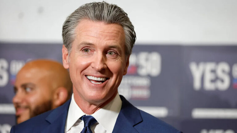 Трамп ошеломлен странным заговором с волшебной кроватью