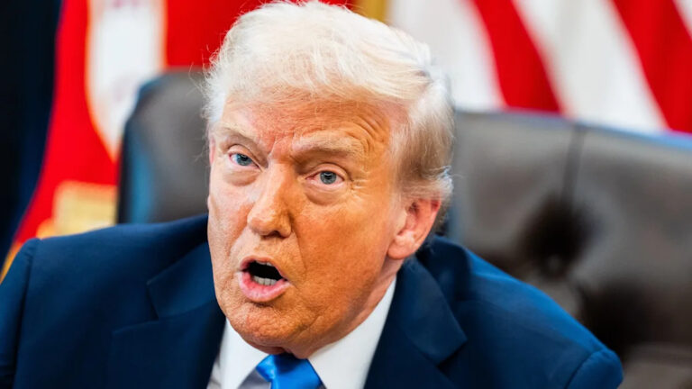 MAGA поддерживает Трампа в Эпштейне, но рвется на него из-за чего-то еще