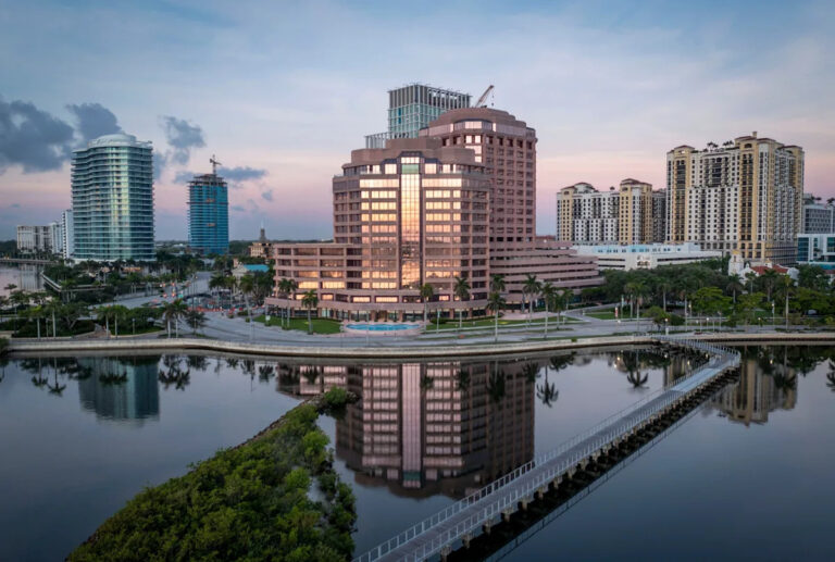 Уэст-Палм-Бич получит «Трейдер Джо», а Юпитер — большую частную школу