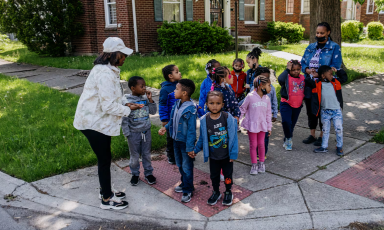 Мичиган видит рекордную бесплатную регистрацию в дошкольные учреждения, но многие открытия остаются
