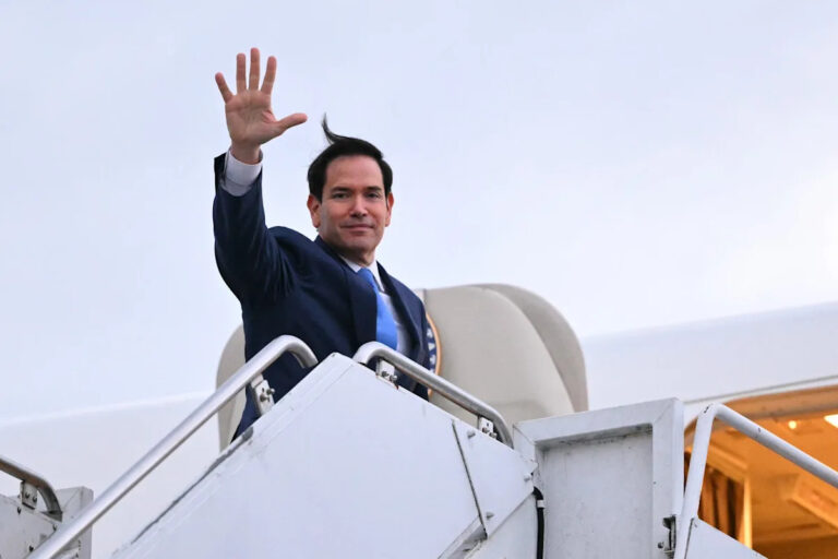 Визы в США могут быть отказано в связи с ожирением, раком и диабетом, говорит Рубио.