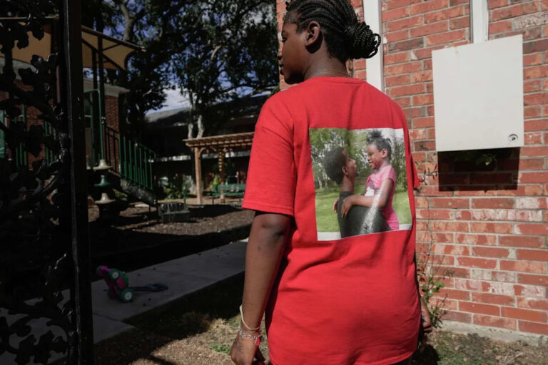 Месяцы спустя его семья празднует его жизнь — и все еще ищет ответы