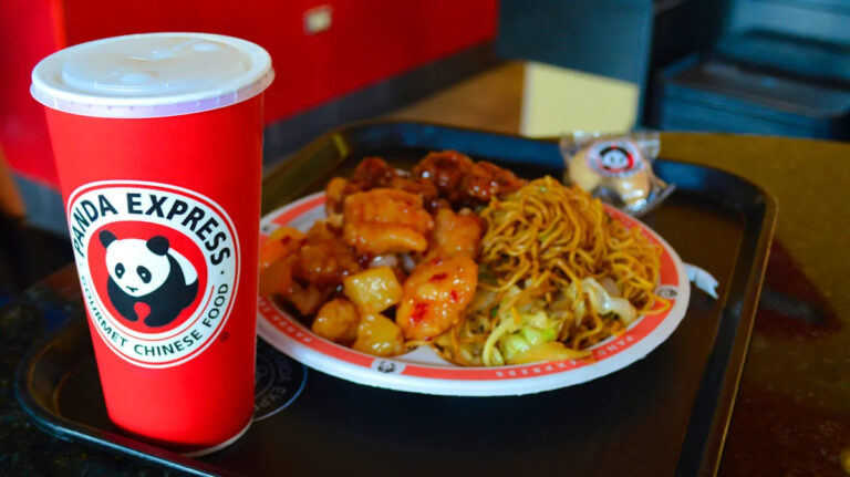Panda Express владеет двумя другими ресторанными сетями.