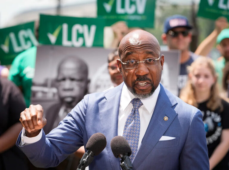 Ураганное облегчение наконец-то приходит в ГА, — говорит сенатор. — Кто получает деньги?