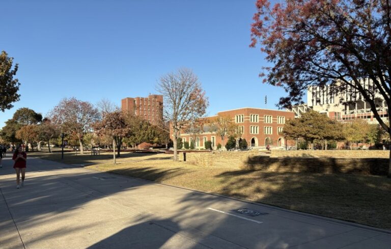 Студенты высказываются после того, как преподаватель OU увольняется за то, что дает неуспевающий класс