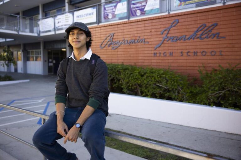 Больше студентов из Калифорнии, чем когда-либо, уезжают из штата в колледж.