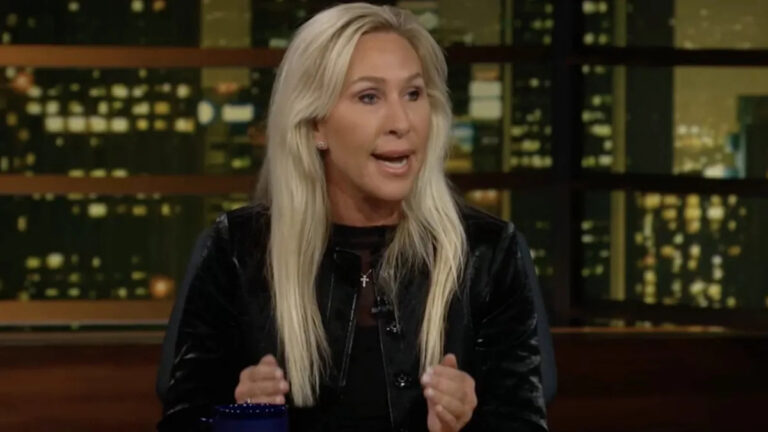 MTG бросает коллег-республиканцев под автобус, чтобы доказать верность Трампу