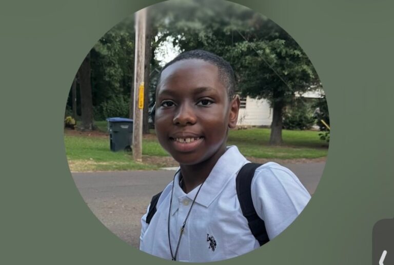 13-летний подросток выстрелил в голову после рождественского парада в городе MS, говорит бабушка